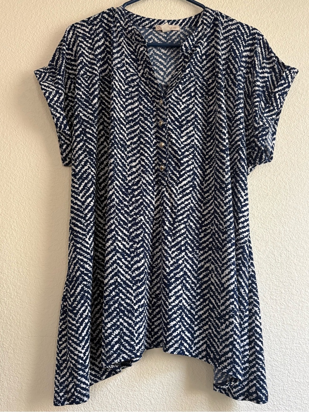 Navy & White Chevron V-Neck Short Sleeve Tunic Draped Flattering Fit NWOT